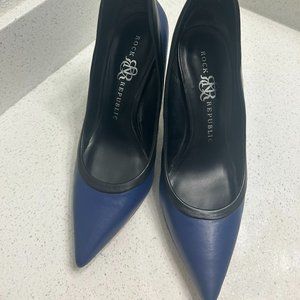 Rock and Republic Blue with black trim heels must HAVE